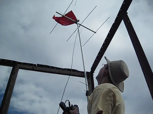N2YTF rotates the 2M Arrow (with SOTA flag)