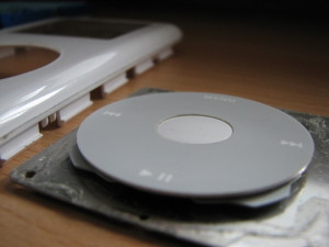 iPod dismantle 07-05-2007 13-39-57